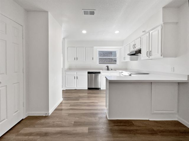 5205 Foley Drive, Arlington, TX 76013