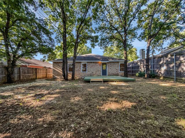 5205 Foley Drive, Arlington, TX 76013