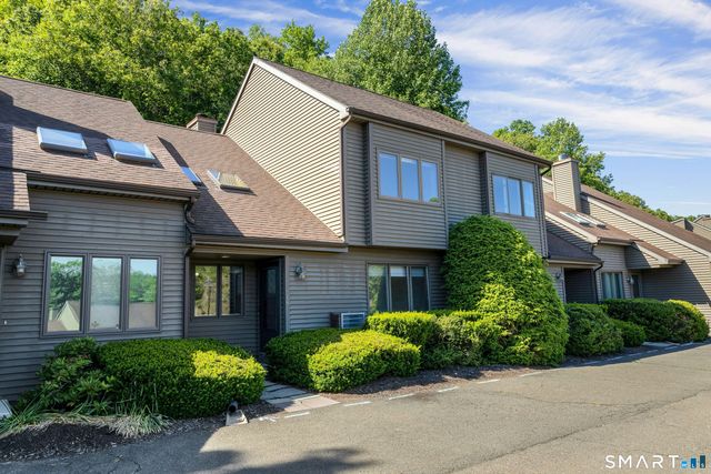 18 Twin Oaks 18, New Milford, CT 06776