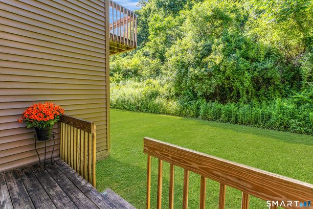 18 Twin Oaks 18, New Milford, CT 06776