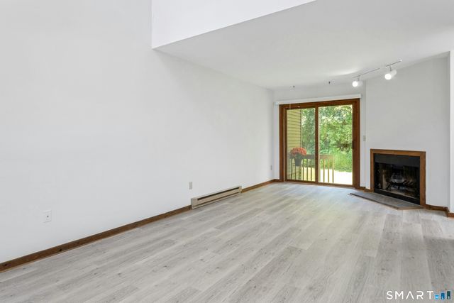18 Twin Oaks 18, New Milford, CT 06776