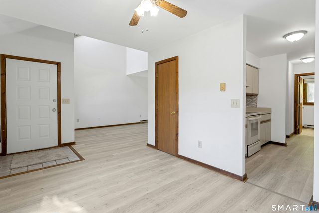 18 Twin Oaks 18, New Milford, CT 06776