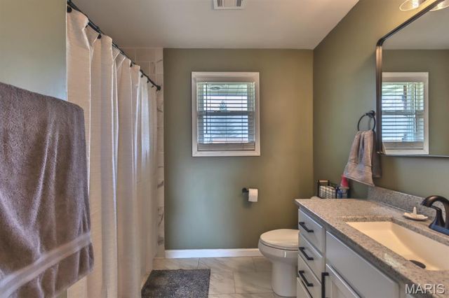 105 Surrey Lane, Bethalto, IL 62010