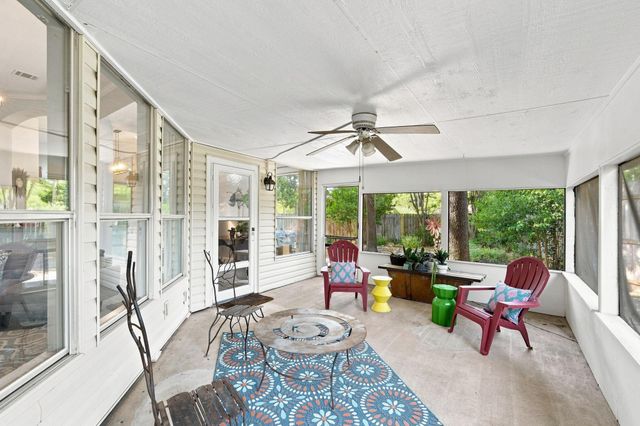 302 N Carriage Hills DR, Georgetown, TX 78626