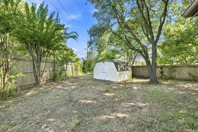 302 N Carriage Hills DR, Georgetown, TX 78626