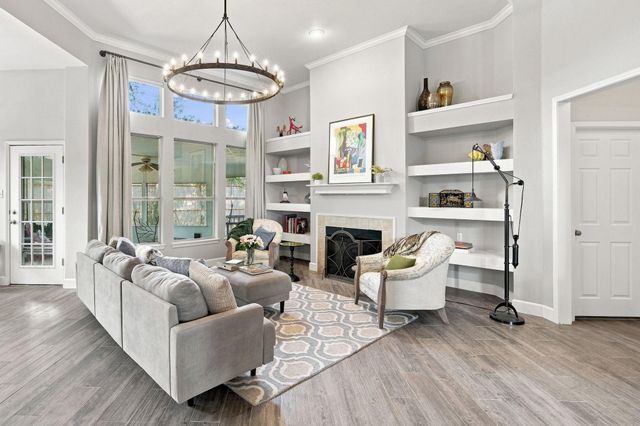 302 N Carriage Hills DR, Georgetown, TX 78626