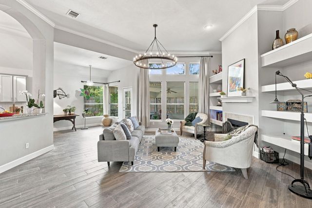 302 N Carriage Hills DR, Georgetown, TX 78626