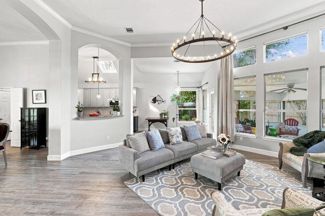 302 N Carriage Hills DR, Georgetown, TX 78626
