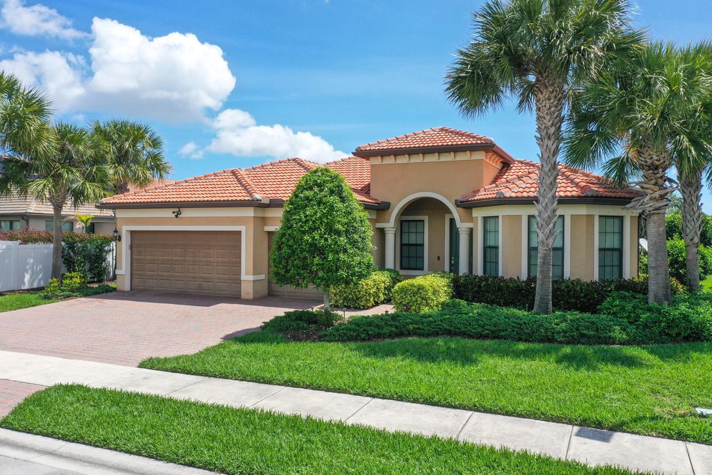301 SE Huntington Circle, Port St. Lucie, Port St Lucie, FL 34984