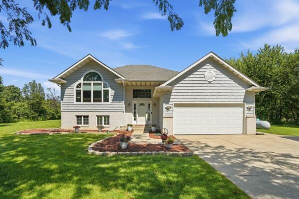15465 Broadway Street, Lowell, IN 46356