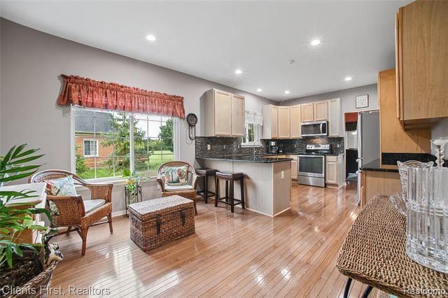 47885 Vistas Circle Drive 70, Canton, MI 48188