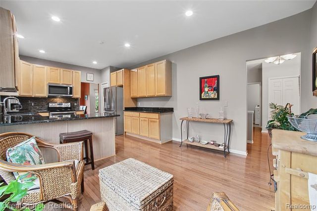 47885 Vistas Circle Drive 70, Canton, MI 48188