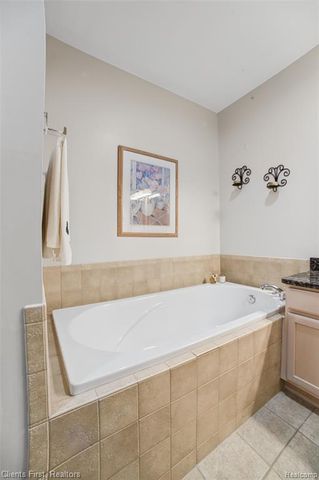 47885 Vistas Circle Drive 70, Canton, MI 48188