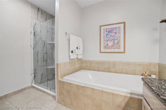 47885 Vistas Circle Drive 70, Canton, MI 48188