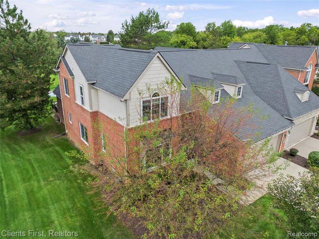 47885 Vistas Circle Drive 70, Canton, MI 48188