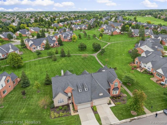 47885 Vistas Circle Drive 70, Canton, MI 48188