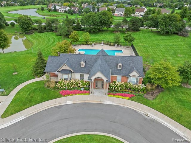 47885 Vistas Circle Drive 70, Canton, MI 48188