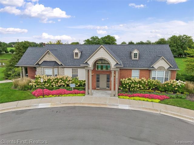 47885 Vistas Circle Drive 70, Canton, MI 48188