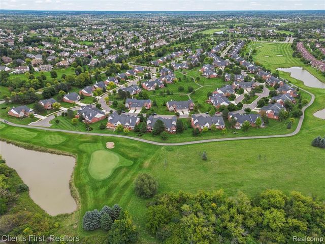 47885 Vistas Circle Drive 70, Canton, MI 48188