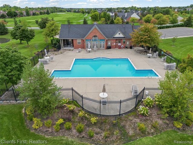 47885 Vistas Circle Drive 70, Canton, MI 48188