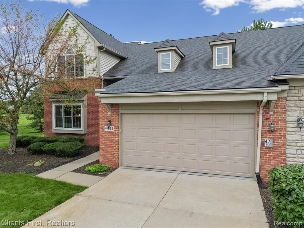 47885 Vistas Circle Drive 70, Canton, MI 48188