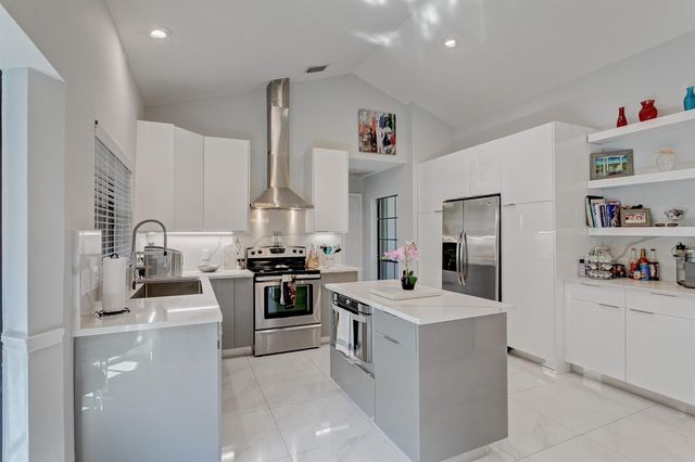 156 Coventry Place, Palm Beach Gardens, FL 33418