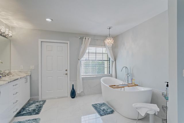 156 Coventry Place, Palm Beach Gardens, FL 33418