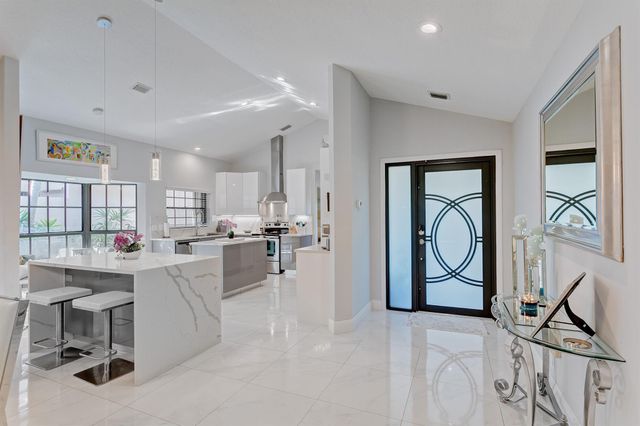 156 Coventry Place, Palm Beach Gardens, FL 33418