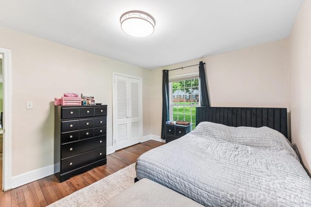 933 Clanton Road, Charlotte, NC 28217