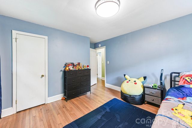 933 Clanton Road, Charlotte, NC 28217
