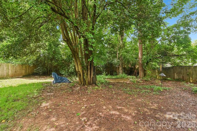 933 Clanton Road, Charlotte, NC 28217