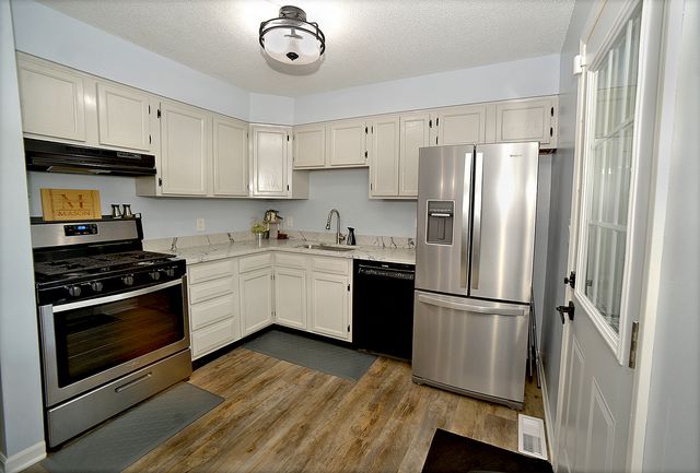 1403 Dakota Drive, Ottawa, IL 61350