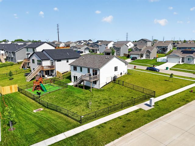 2624 21st Street SW, Altoona, IA 50009