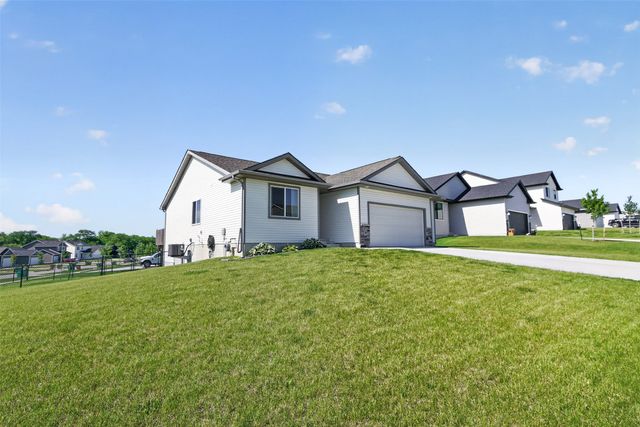 2624 21st Street SW, Altoona, IA 50009