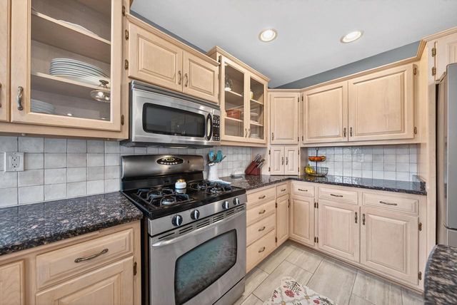 422 E OLDE PALTZER COURT, Appleton, WI 54913
