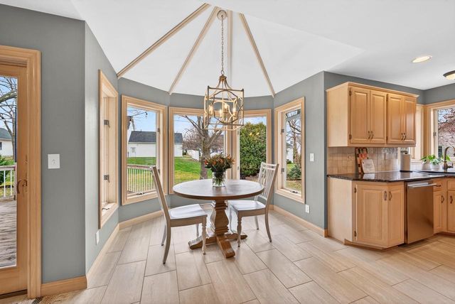 422 E OLDE PALTZER COURT, Appleton, WI 54913