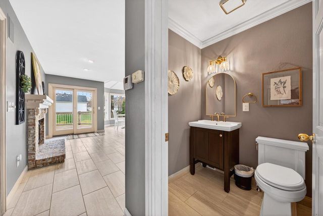422 E OLDE PALTZER COURT, Appleton, WI 54913