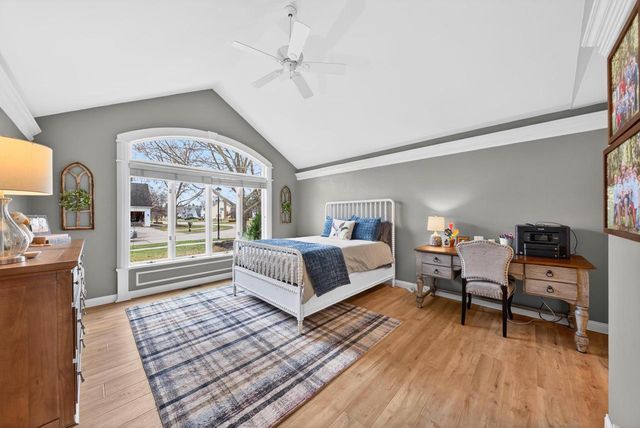 422 E OLDE PALTZER COURT, Appleton, WI 54913