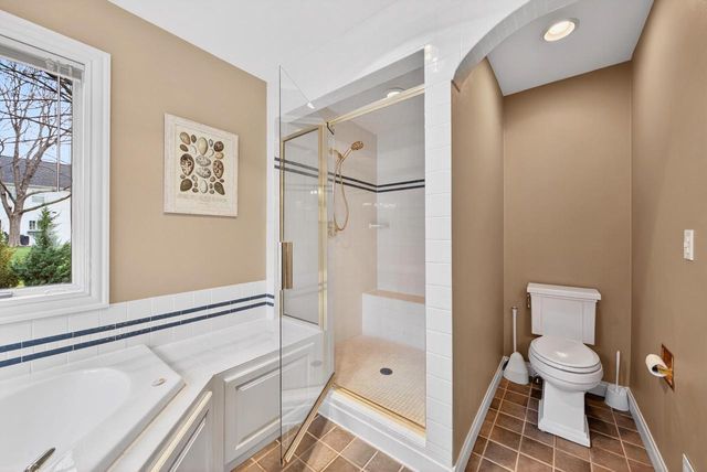 422 E OLDE PALTZER COURT, Appleton, WI 54913