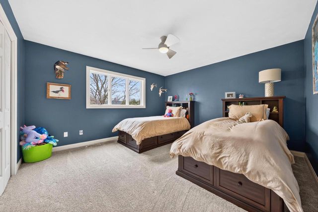 422 E OLDE PALTZER COURT, Appleton, WI 54913