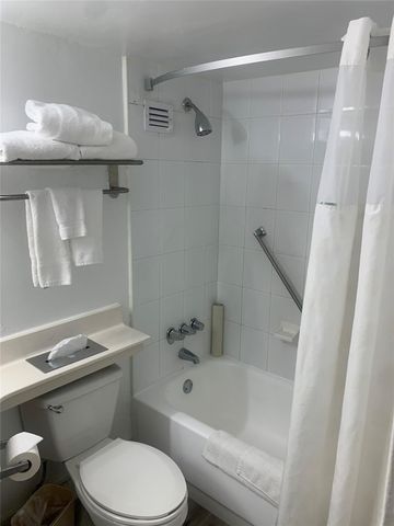 19201 Collins Avenue 231, Sunny Isles Beach, FL 33160