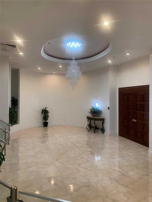 19201 Collins Avenue 231, Sunny Isles Beach, FL 33160