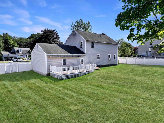 2 Jeffrey Drive, Hampton, NH 03842