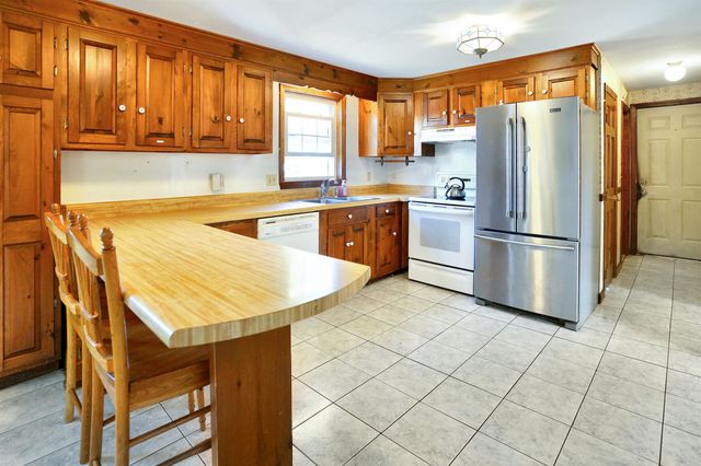 2 Jeffrey Drive, Hampton, NH 03842