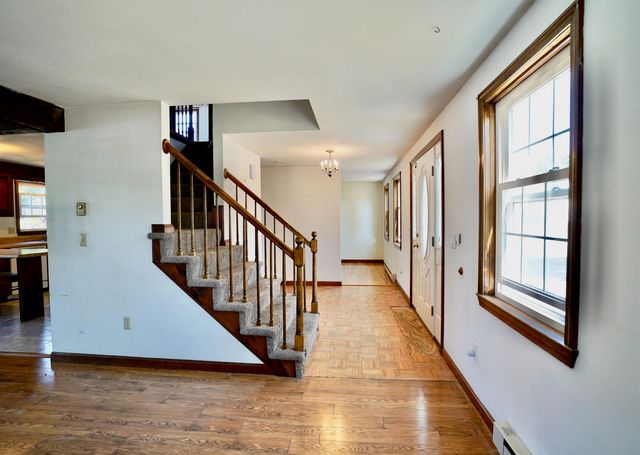 2 Jeffrey Drive, Hampton, NH 03842