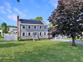 2 Jeffrey Drive, Hampton, NH 03842