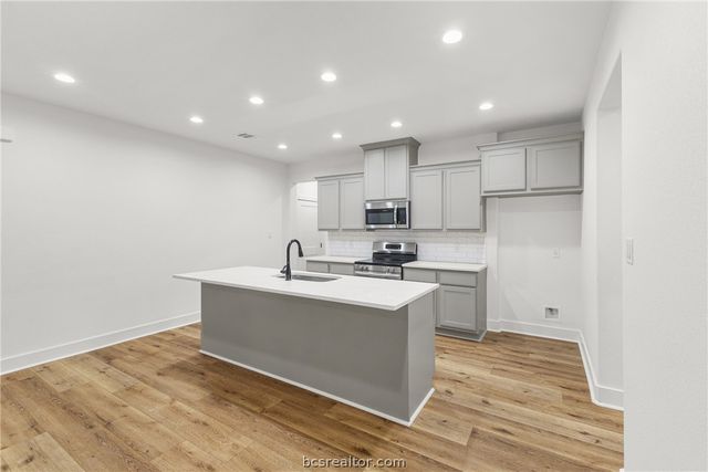 3822 Alamosa Street, College Station, TX 77845