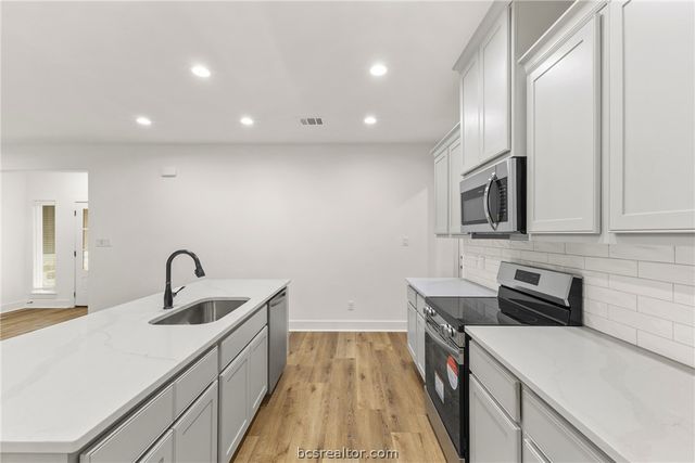 3822 Alamosa Street, College Station, TX 77845