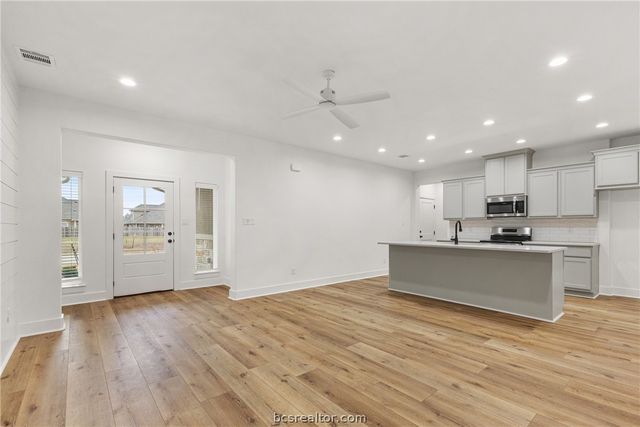 3822 Alamosa Street, College Station, TX 77845