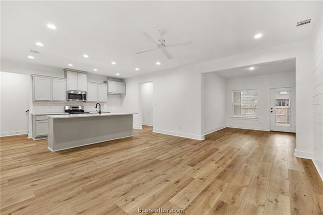 3822 Alamosa Street, College Station, TX 77845